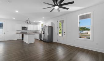 210 N Morgan Ave, Andrews, SC 29510