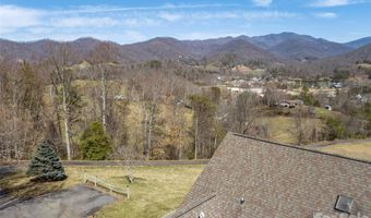 126 Hillcrest Dr, Barnardsville, NC 28709