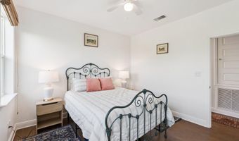 810 S Beach Blvd, Bay St. Louis, MS 39520