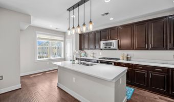 2109 MAIN LINE 102, Alexandria, VA 22301