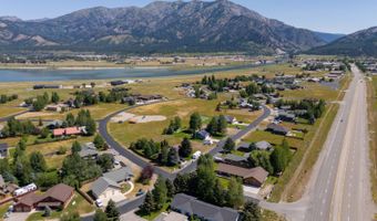 500 SNAKE RIVER Dr 2, Alpine, WY 83128