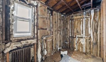 39 W 40TH St, Bayonne, NJ 07002