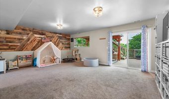 38796 N Kenmore Rd, Antioch, IL 60002