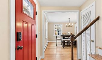 27 Christine Dr, Barrington, RI 02806