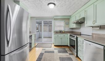 112 Center Ave, Middletown, RI 02842
