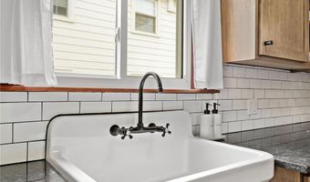 701 11th St NW, Austin, MN 55912