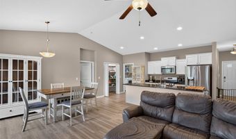 1617 12th St SE, Altoona, IA 50009