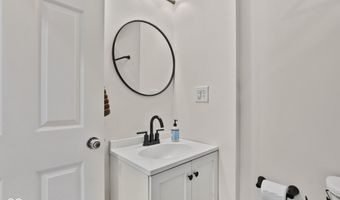 3033 Tuscarora Ln, Indianapolis, IN 46217