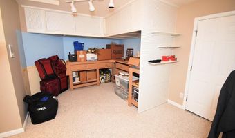 933 Amesbury Ct, Indianapolis, IN 46217