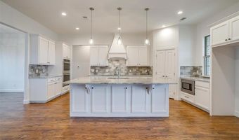 101 Consolation Dr, Millsap, TX 76066