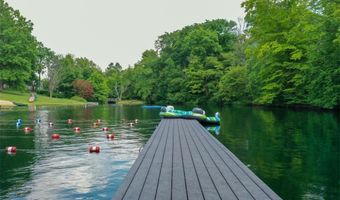 830 S Parkview Dr, Aurora, OH 44202