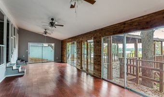 1612 Woodview Dr, Alvarado, TX 76009