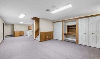 3881 Ravinewood Dr, Austinburg, OH 44010