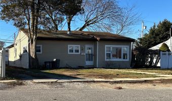 14 Chevy Chase, Amityville, NY 11701