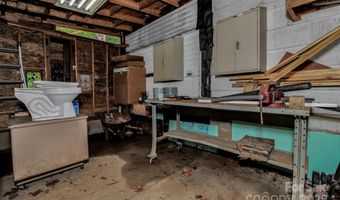 102 Edgewood Rd S, Asheville, NC 28803