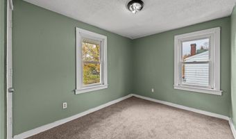 884 Lovers Ln, Akron, OH 44306