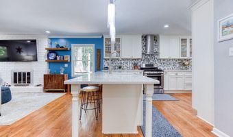 813 Lakeshore, Berkeley Lake, GA 30096