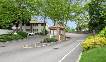 615 Broadway 68, Amityville, NY 11701