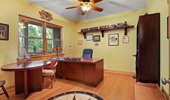 2837 Jackson Dr, Arlington Heights, IL 60004