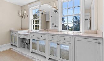 116 Nayatt Rd, Barrington, RI 02806