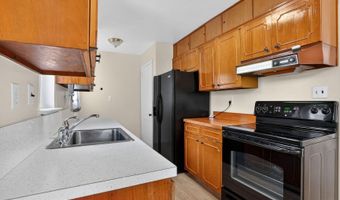 3601 CREST Dr, Annandale, VA 22003