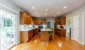 11 Raven Cir, Cranston, RI 02921