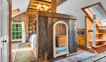 6 Spring St, Chester, CT 06412