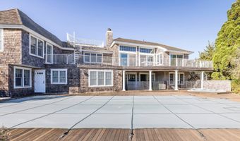 55 Seabreeze Ln, Amagansett, NY 11930