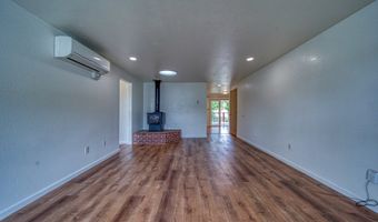821 KEVIN Pl, Brookings, OR 97415