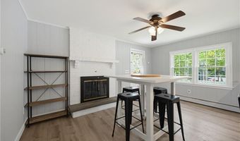 34 Foxhill Ave, Bristol, RI 02809