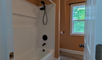 186 Westview Dr, Alma, MI 48801