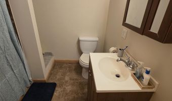 7 Westwood Pkwy, Barre, VT 05641