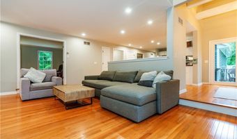 7 Wickham Rd, North Kingstown, RI 02852