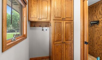 201 S 5th Ave, Brandon, SD 57005