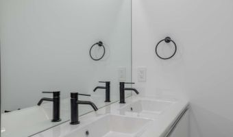 722 KENYON St NW A, Washington, DC 20010