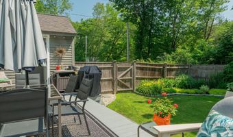 32 Pleasant Hill Rd, Falmouth, ME 04105