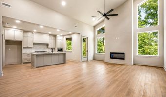 9 Mere Ln, Bella Vista, AR 72714