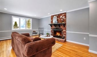 3 Pinetop Rd, Barrington, RI 02806