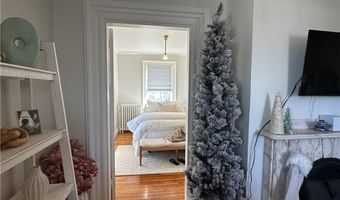 5 Record St 2B, Newport, RI 02840