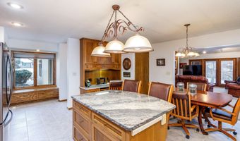 5407 Valley Rd, Ames, IA 50014