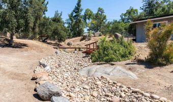 2855 N Victoria Dr, Alpine, CA 91901