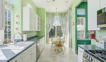 10 Deer Lake Ct, Barnegat, NJ 08005