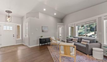 20029 Beaver Ln, Bend, OR 97703