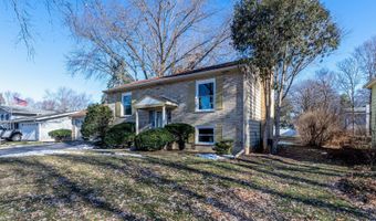 719 Webster St, Algonquin, IL 60102