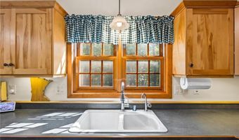 615 Woodsmen Dr NE, Alexandria, MN 56308