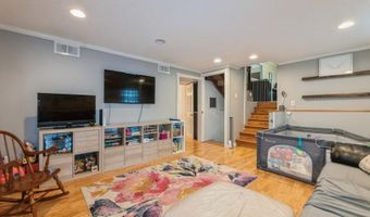 1525 Rapids St, Adel, IA 50003
