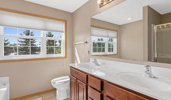 15871 Freedom Ln, Apple Valley, MN 55124