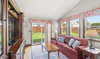 123 Royal Ave, Cranston, RI 02920