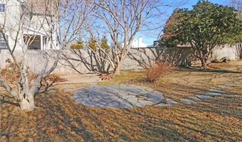 12 Draper Ave, Middletown, RI 02842