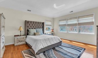 27 Brittany Ct, Atlantic Highlands, NJ 07716